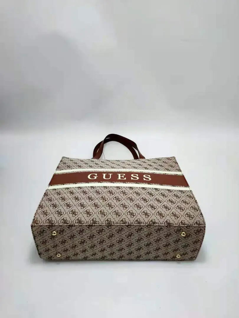 M131  28.16$ GUESS10 gallery