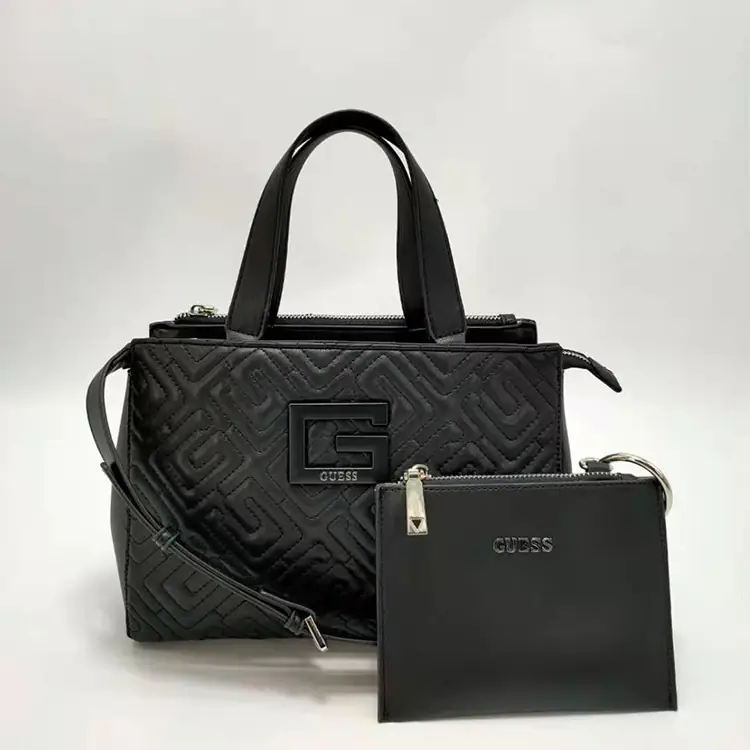 M132  35.29$ GUESS15 gallery
