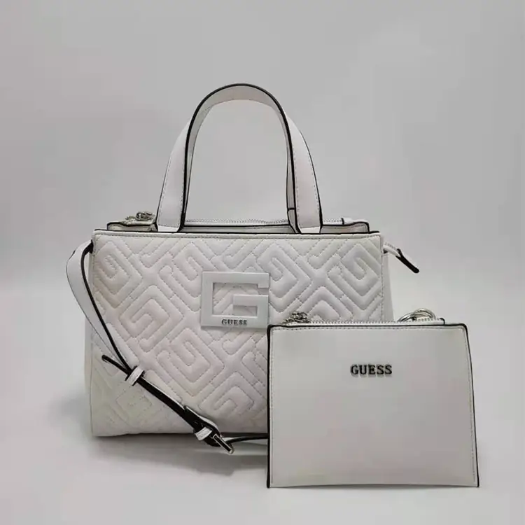 M132  35.29$ GUESS15 gallery