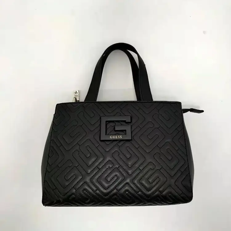 M132  35.29$ GUESS15 gallery