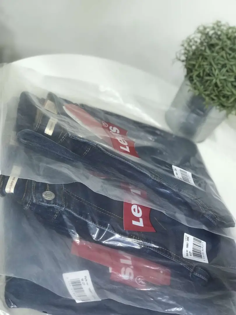 M209  27.95$ Levis gallery