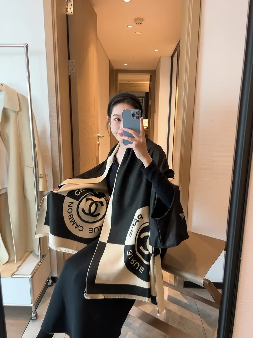 M2505 18.99$  scarf - WJ gallery