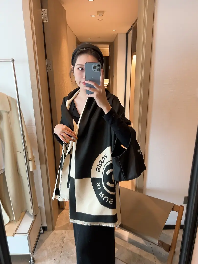 M2505 18.99$  scarf - WJ gallery