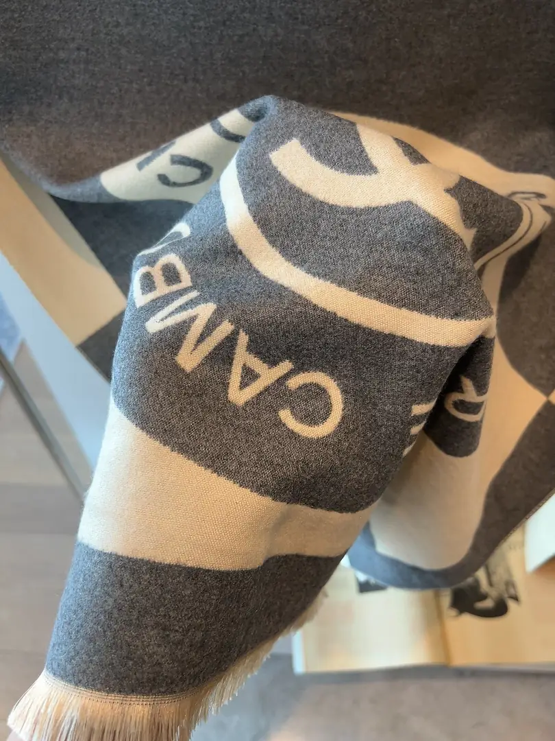 M2505 18.99$  scarf - WJ gallery