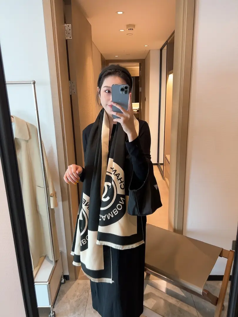 M2505 18.99$  scarf - WJ gallery