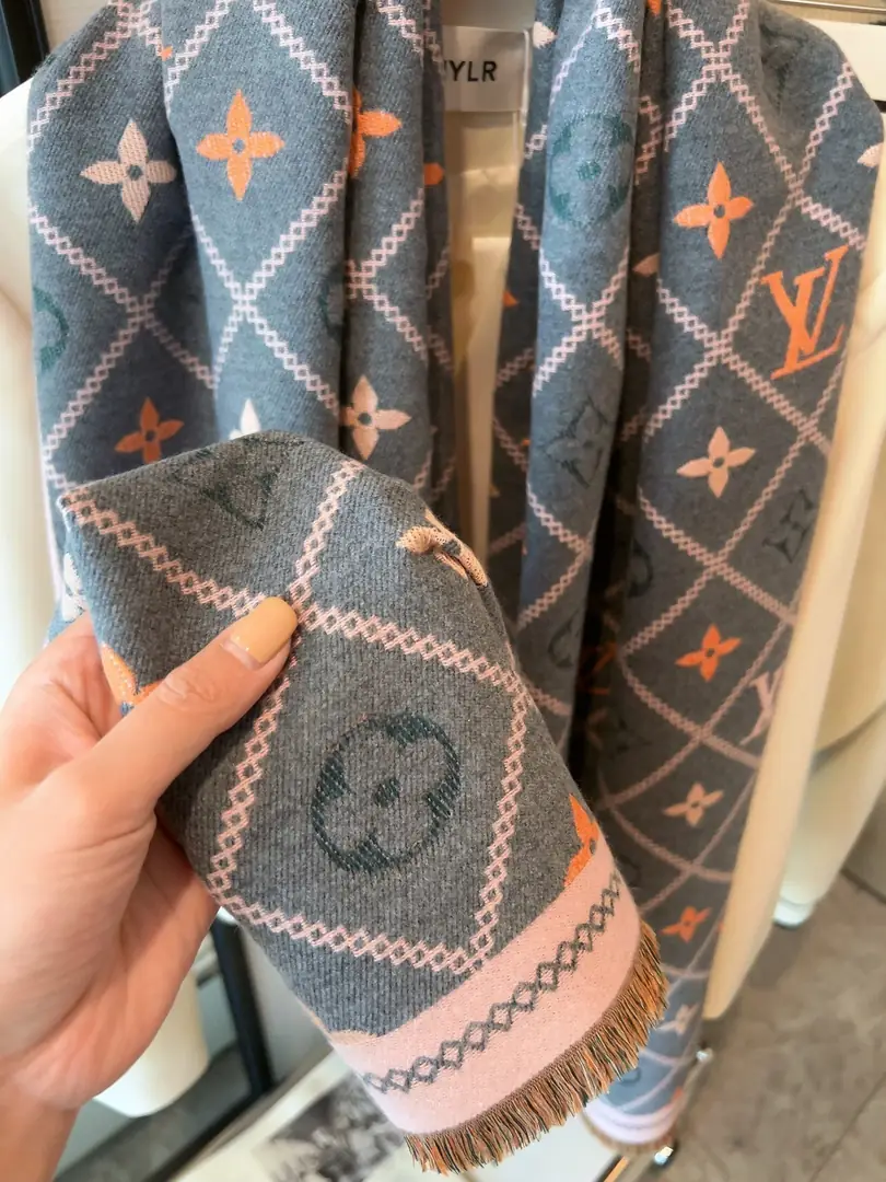 M2509 18.99$  scarf -WJ gallery