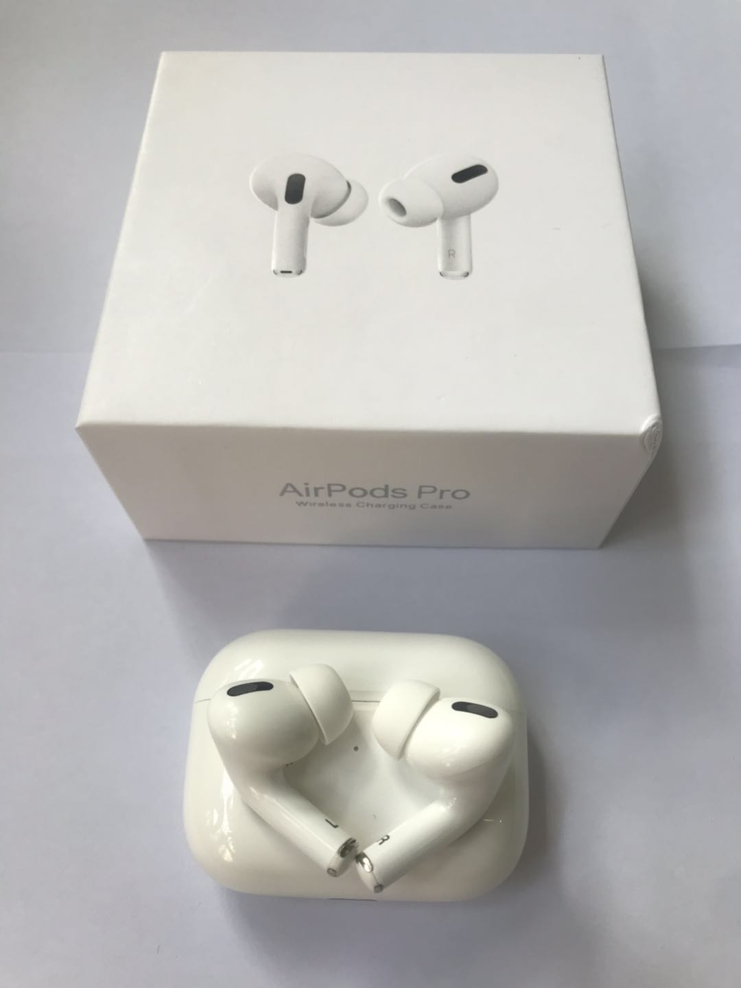 M255  33.39$ Apple headphones gallery