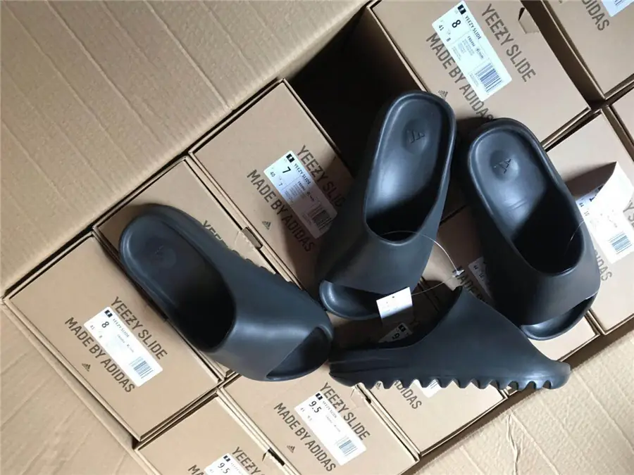 M2552  Adidas  Yeezy  25.33$ gallery