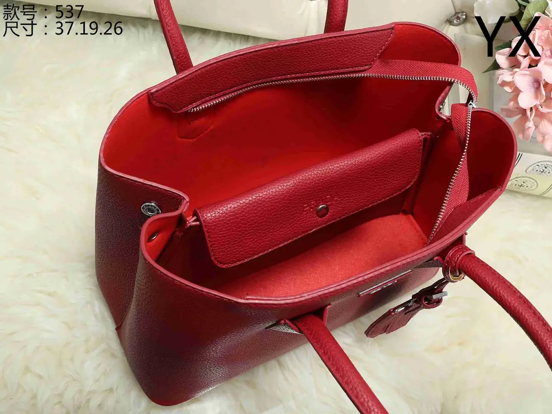 M292  48.86$ PRADA gallery