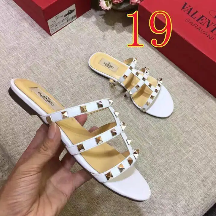 M3022  38.88$ Valentino gallery