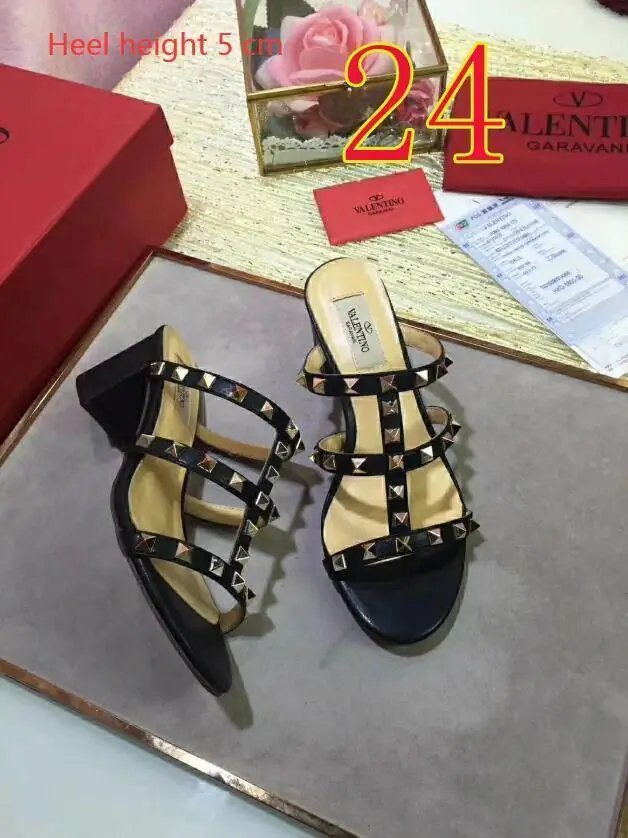 M3022  38.88$ Valentino gallery