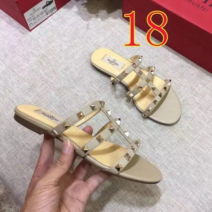 M3022  38.88$ Valentino gallery