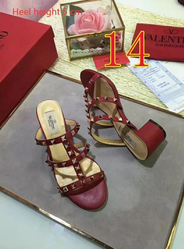 M3022  38.88$ Valentino gallery