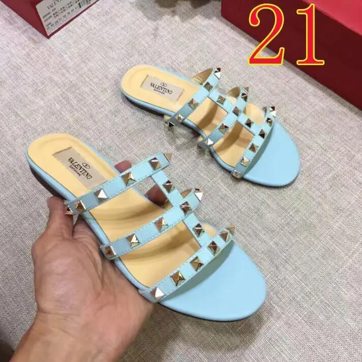 M3022  38.88$ Valentino gallery