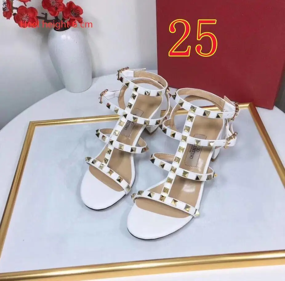 M3022  38.88$ Valentino gallery