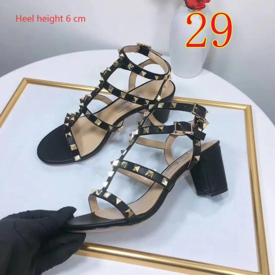 M3022  38.88$ Valentino gallery