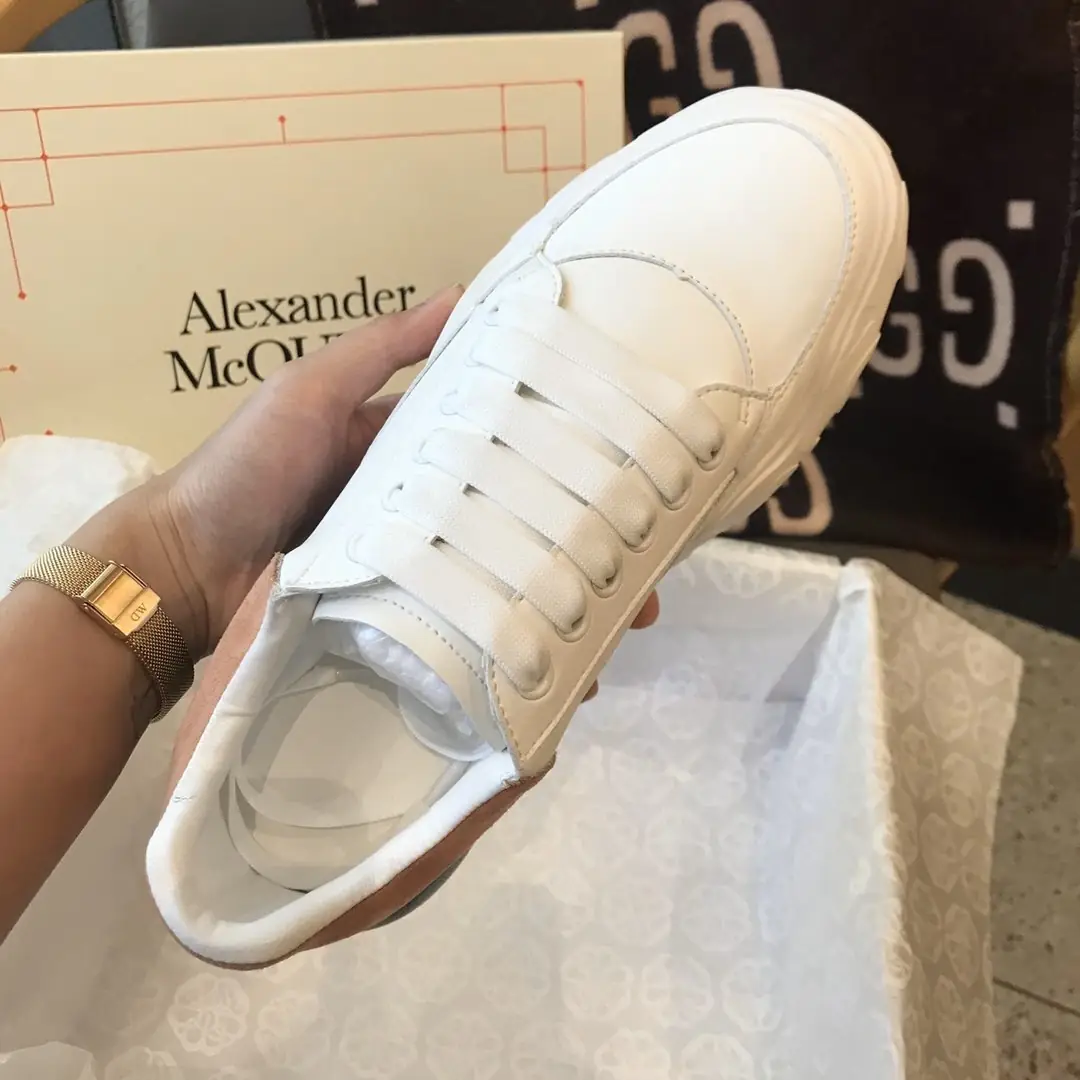 M314  49.67$ McQUEEN  VX1 gallery