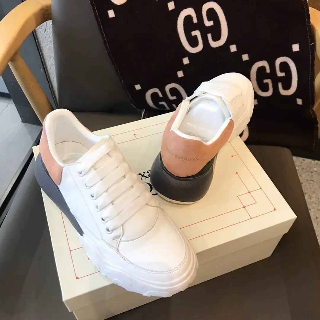 M314  49.67$ McQUEEN  VX1 gallery