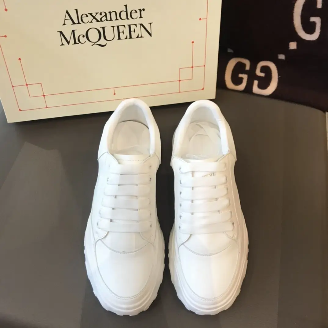 M314  49.67$ McQUEEN  VX1 gallery