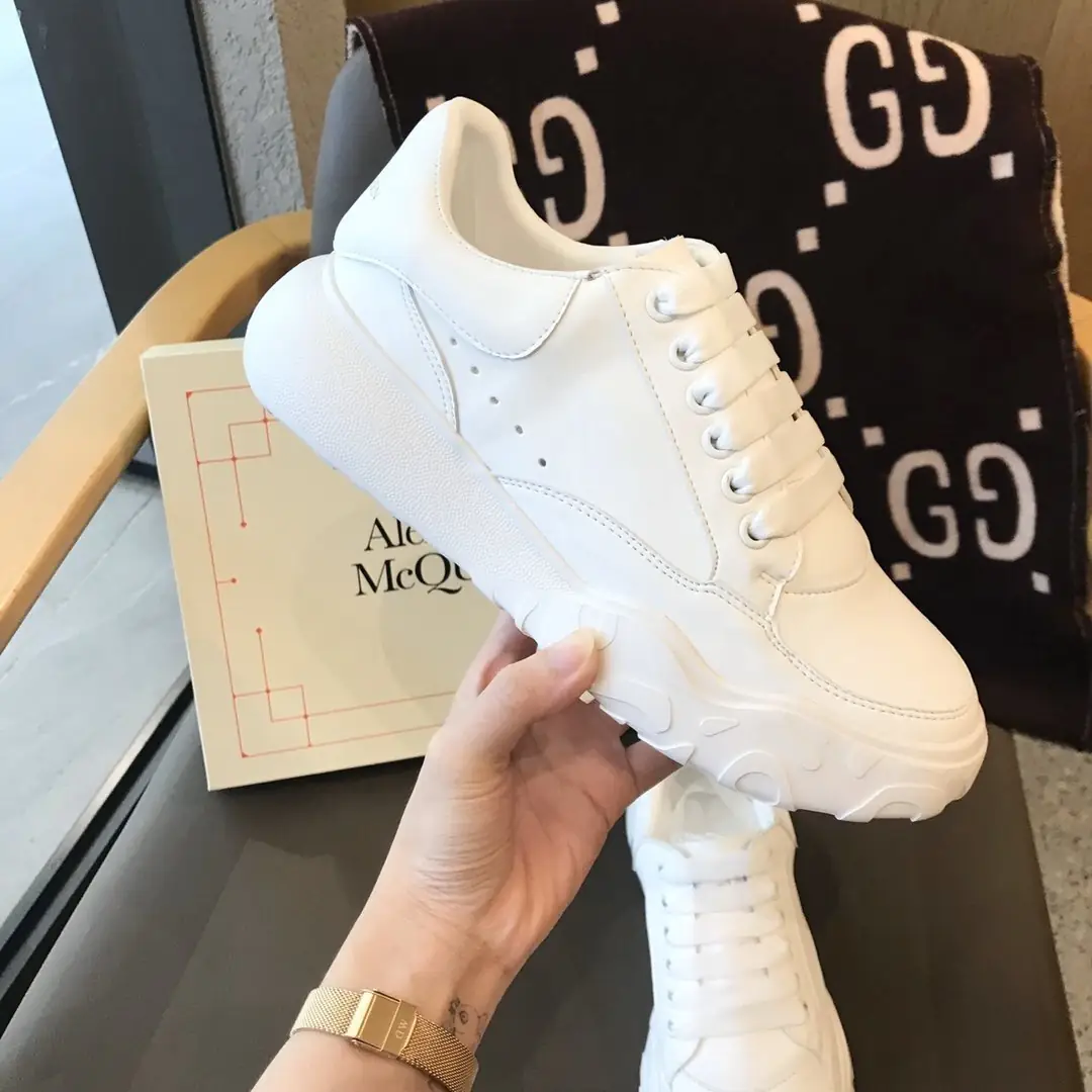 M314  49.67$ McQUEEN  VX1 gallery