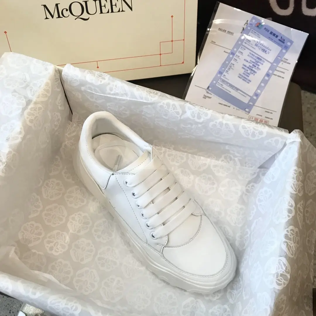 M314  49.67$ McQUEEN  VX1 gallery