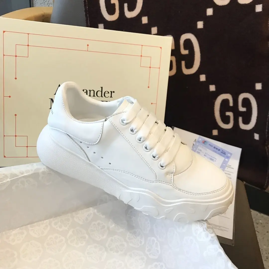 M314  49.67$ McQUEEN  VX1 gallery