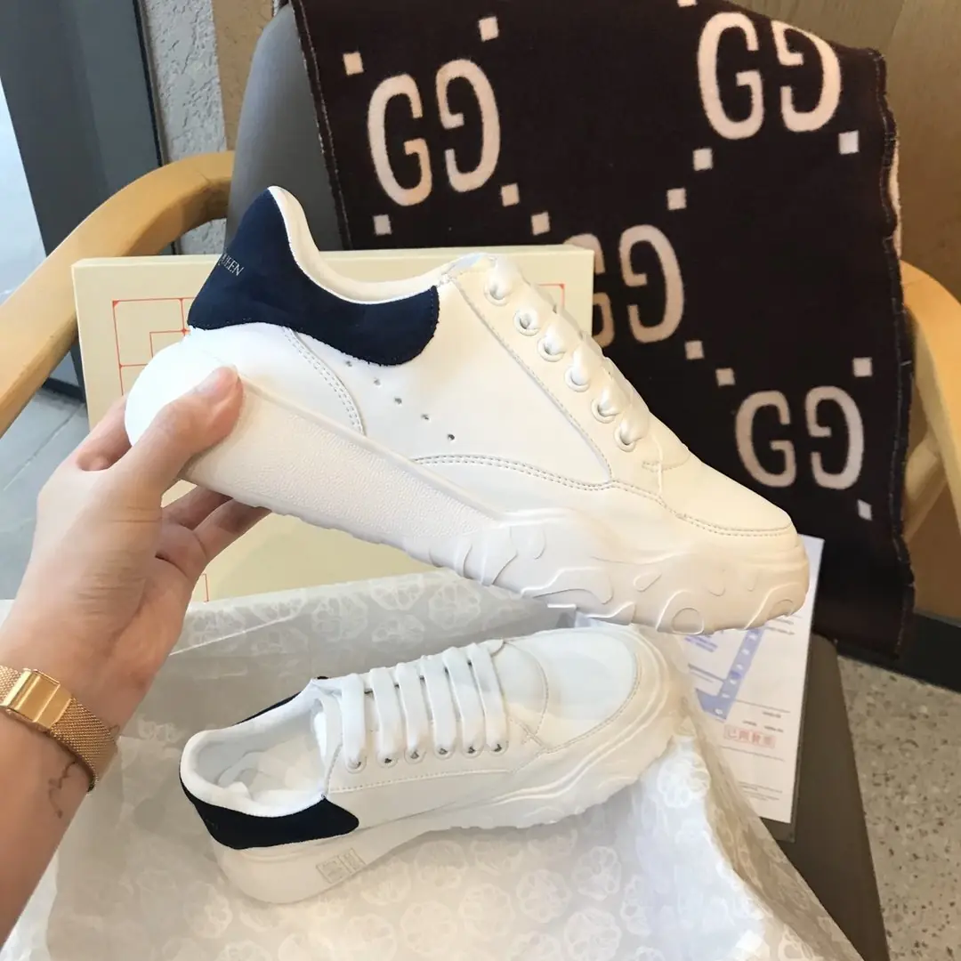 M314  49.67$ McQUEEN  VX1 gallery