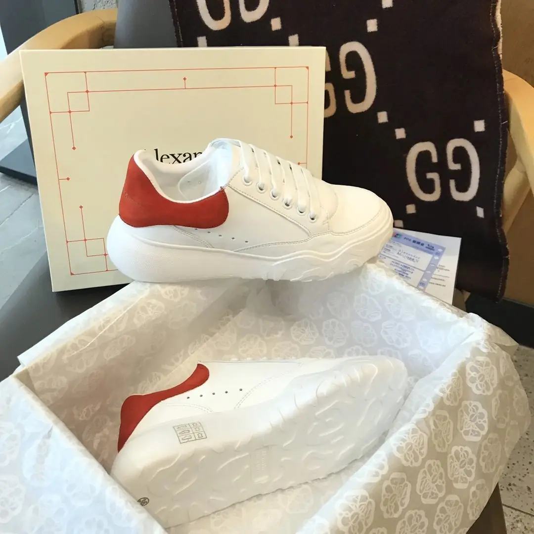 M314  49.67$ McQUEEN  VX1 gallery