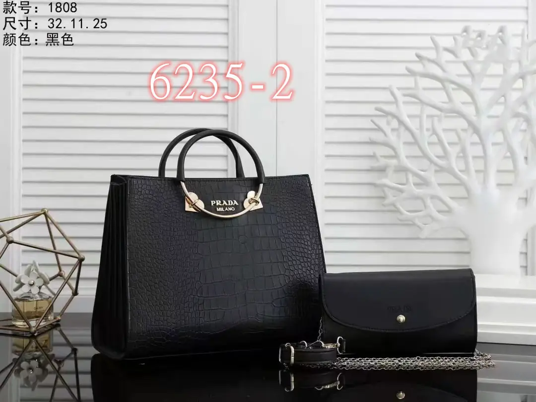 M333  37.99$ PRADA gallery