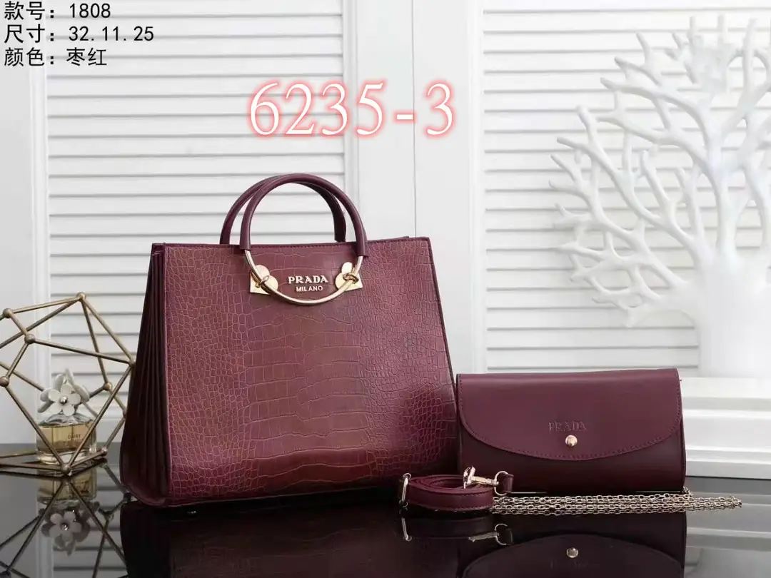 M333  37.99$ PRADA gallery