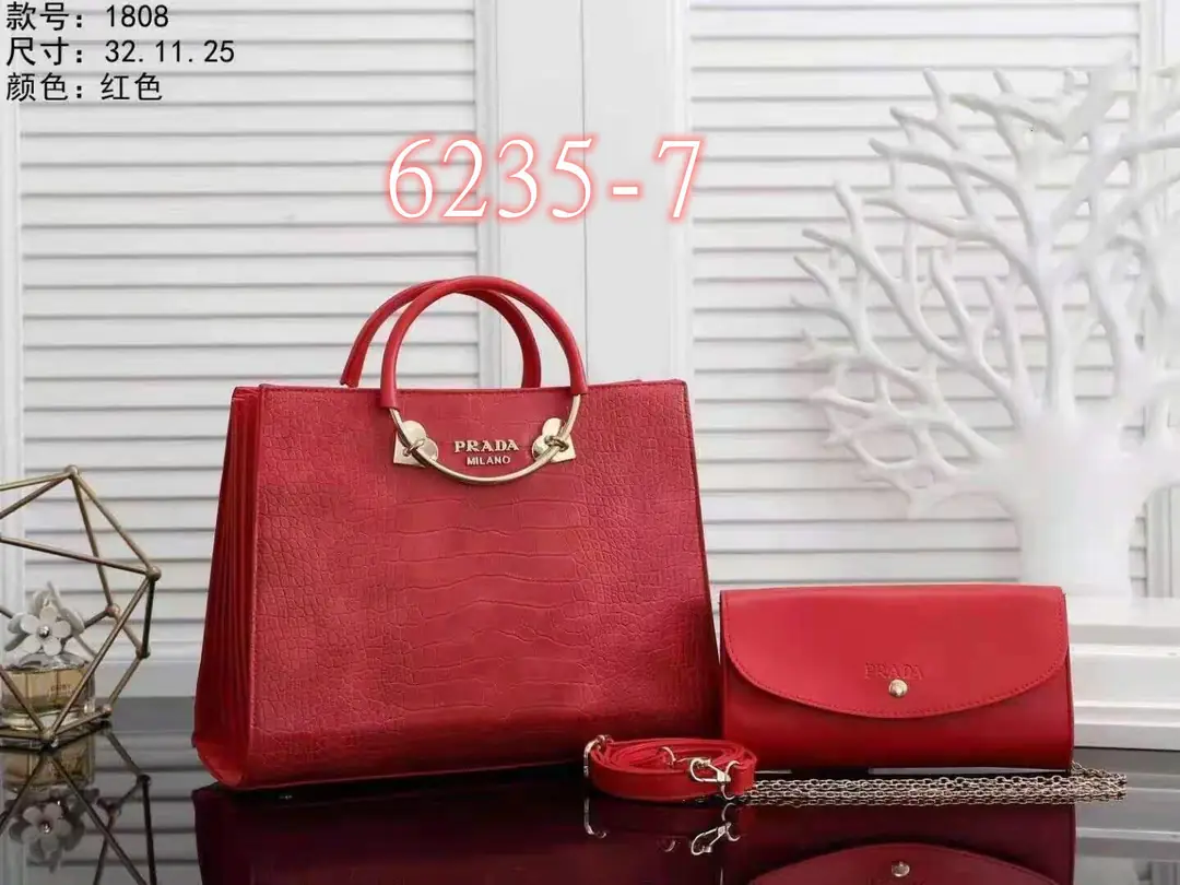 M333  37.99$ PRADA gallery