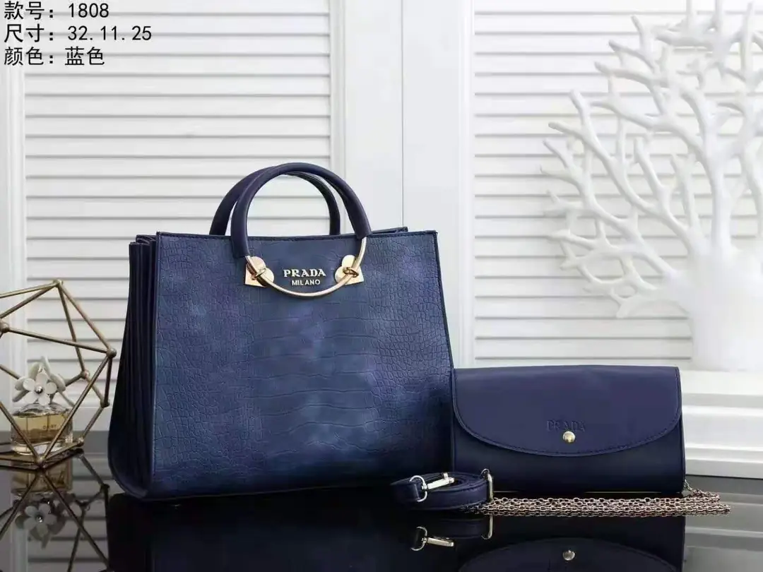 M333  37.99$ PRADA gallery