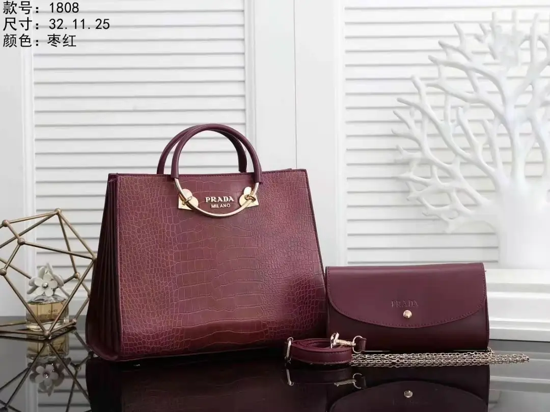 M333  37.99$ PRADA gallery