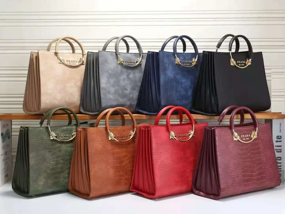 M333  37.99$ PRADA gallery