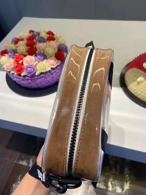 M346  37.44$ UGG gallery