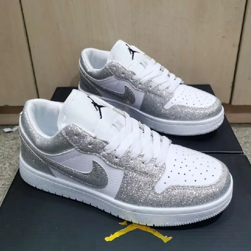 M51  24.63$ NIKE gallery