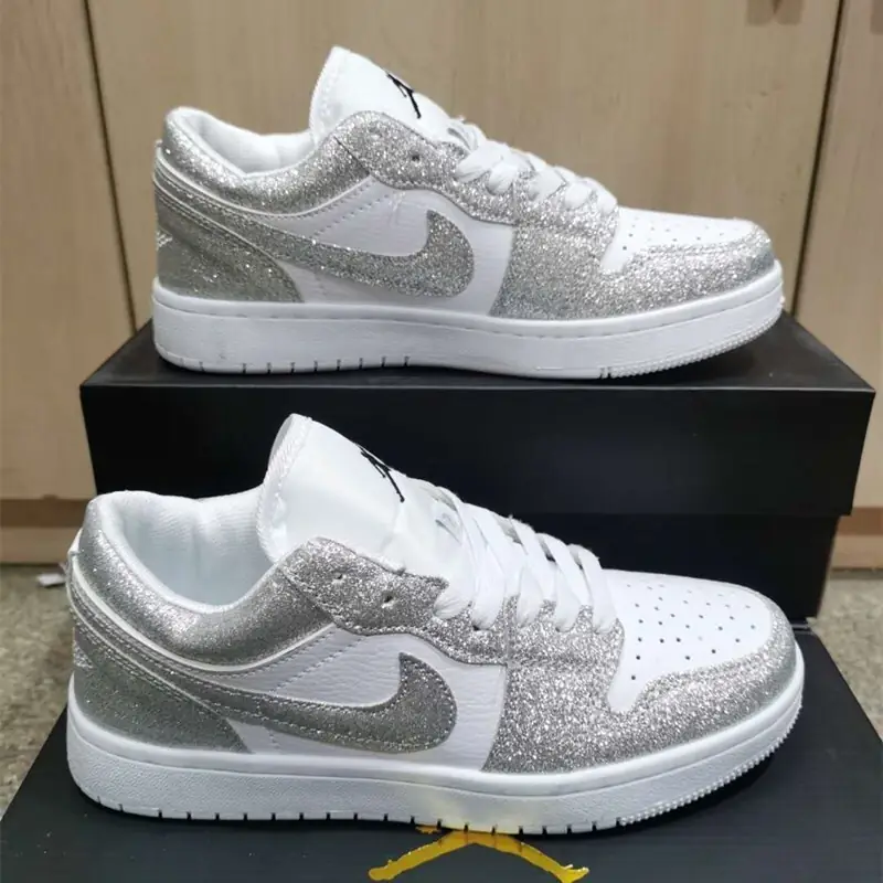 M51  24.63$ NIKE gallery