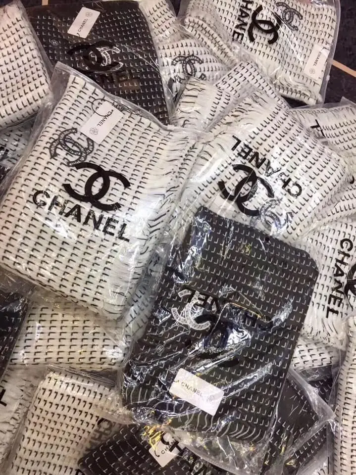 M515  18.85$ Chanel gallery
