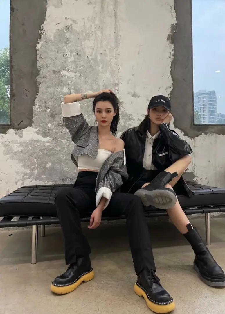 M572 19.92$ CE gallery