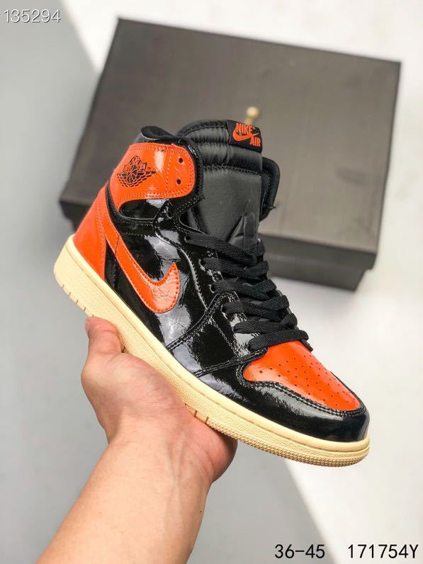 M581 45.69$ aj 1:1 gallery