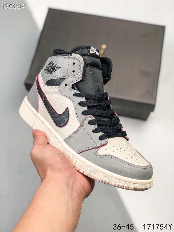 M581 45.69$ aj 1:1 gallery