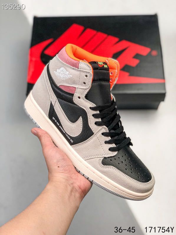 M581 45.69$ aj 1:1 gallery