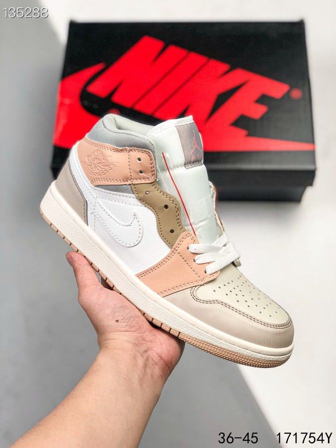 M581 45.69$ aj 1:1 gallery