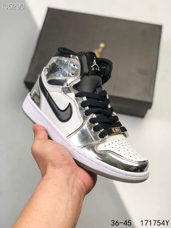 M581 45.69$ aj 1:1 gallery