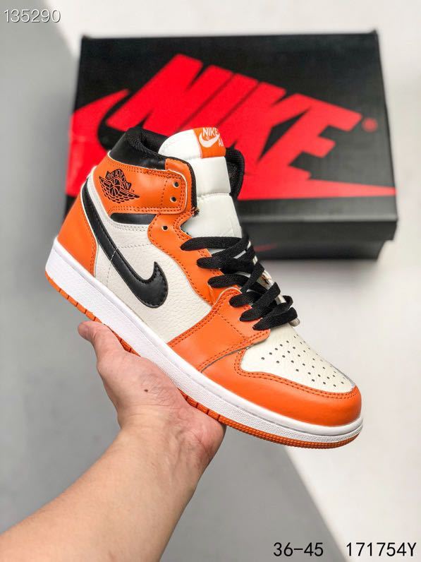M581 45.69$ aj 1:1 gallery
