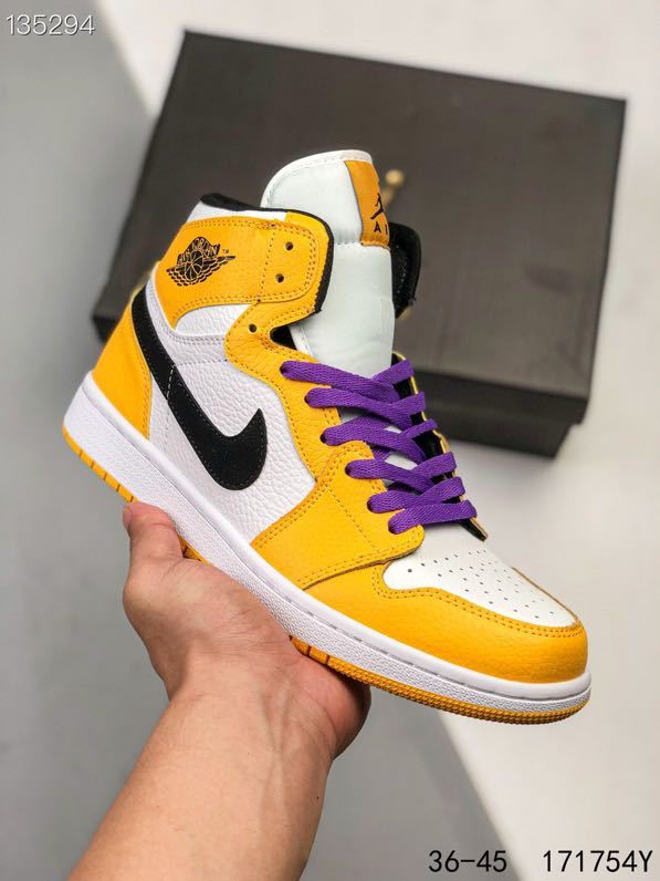 M581 45.69$ aj 1:1 gallery