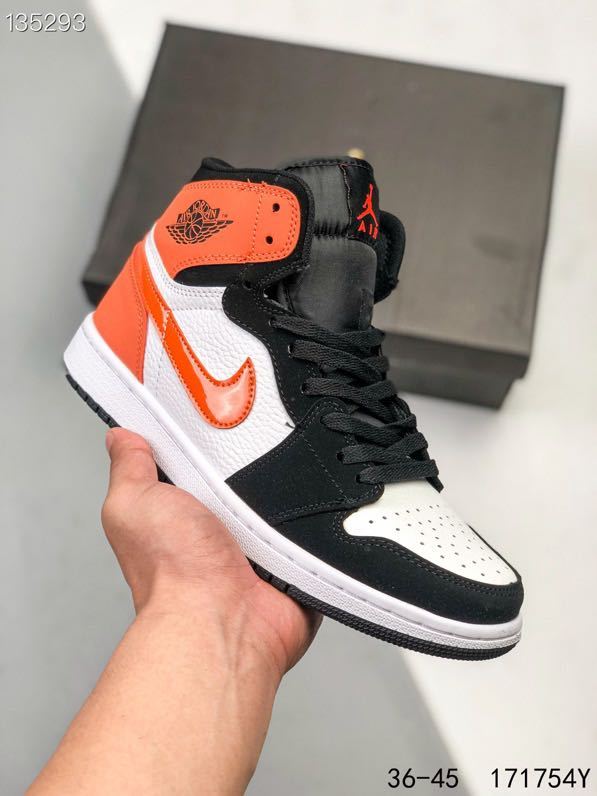 M581 45.69$ aj 1:1 gallery