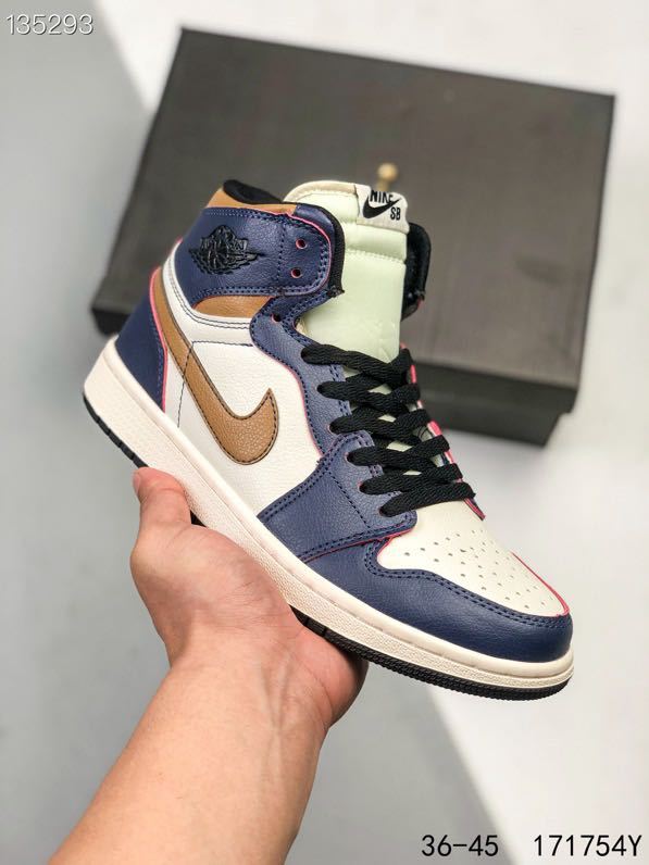 M581 45.69$ aj 1:1 gallery