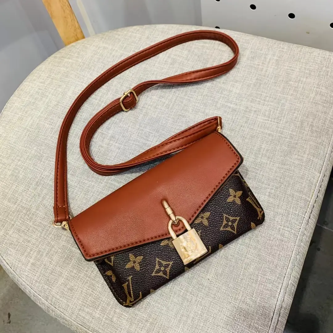 M595 23033/2111  22.86$ LV gallery