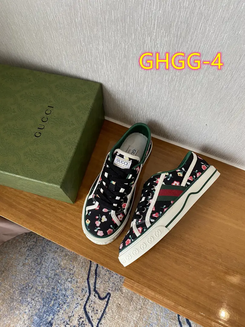 M601 49.89$ GUCCI gallery